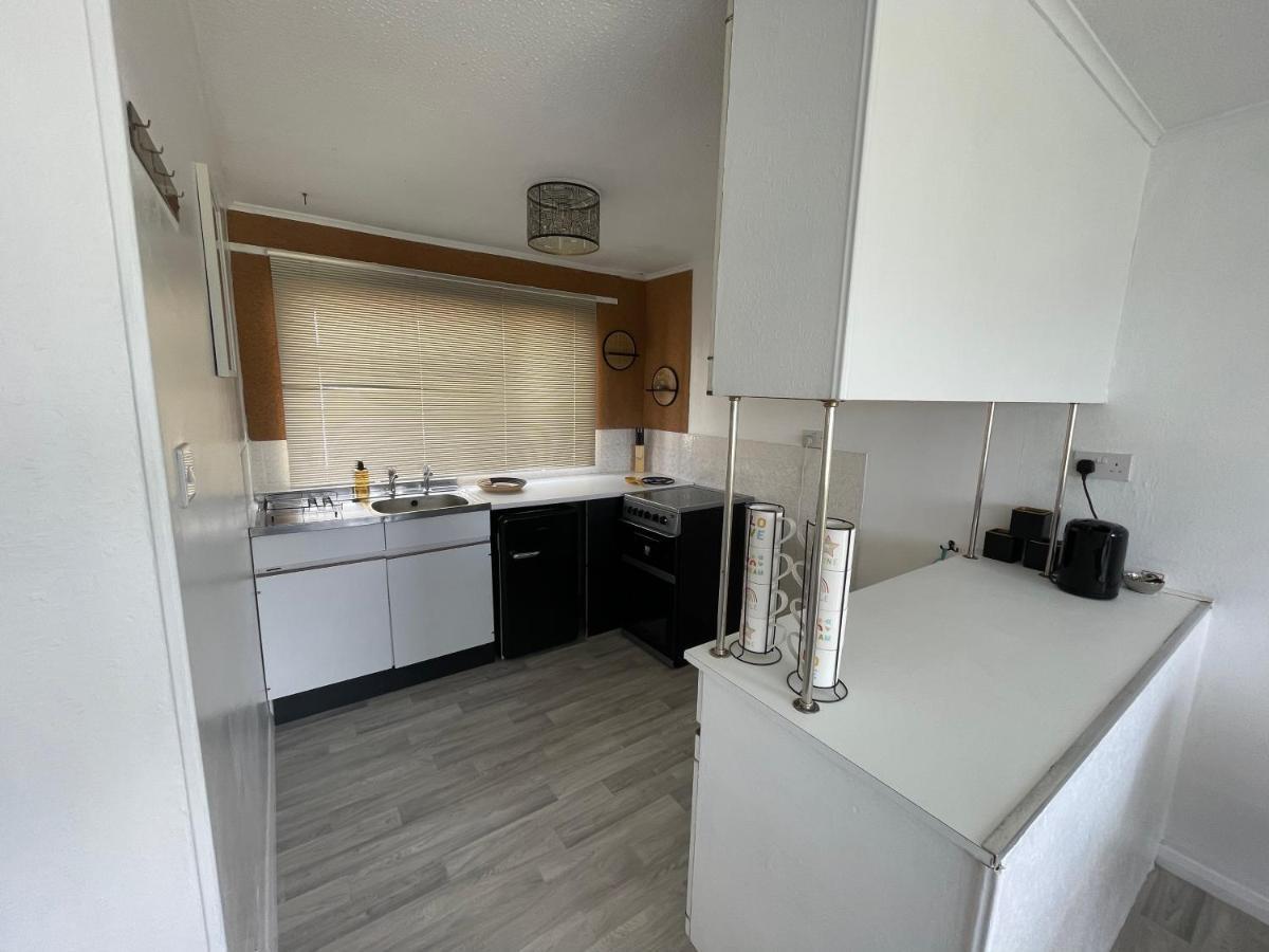 Romney Sands Holiday Apartment New Romney Exterior photo